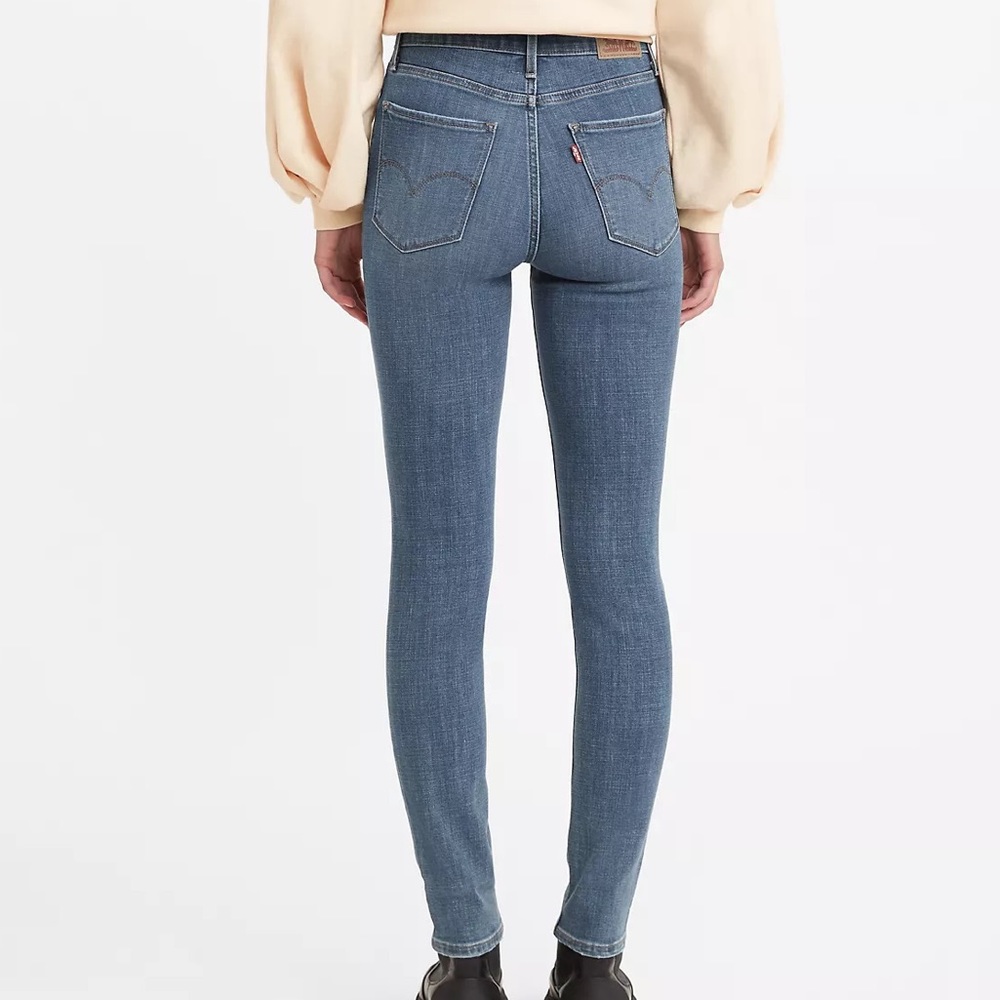 LEVI’s 721 HIGH-RISE SKINNY WOMEN'S JEANS